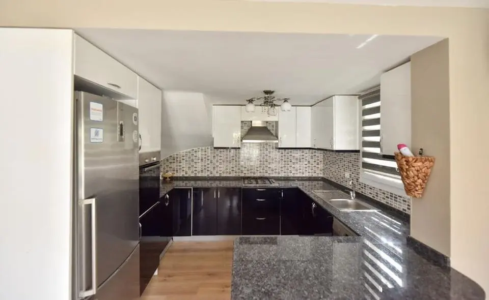 Fitted kitchen
